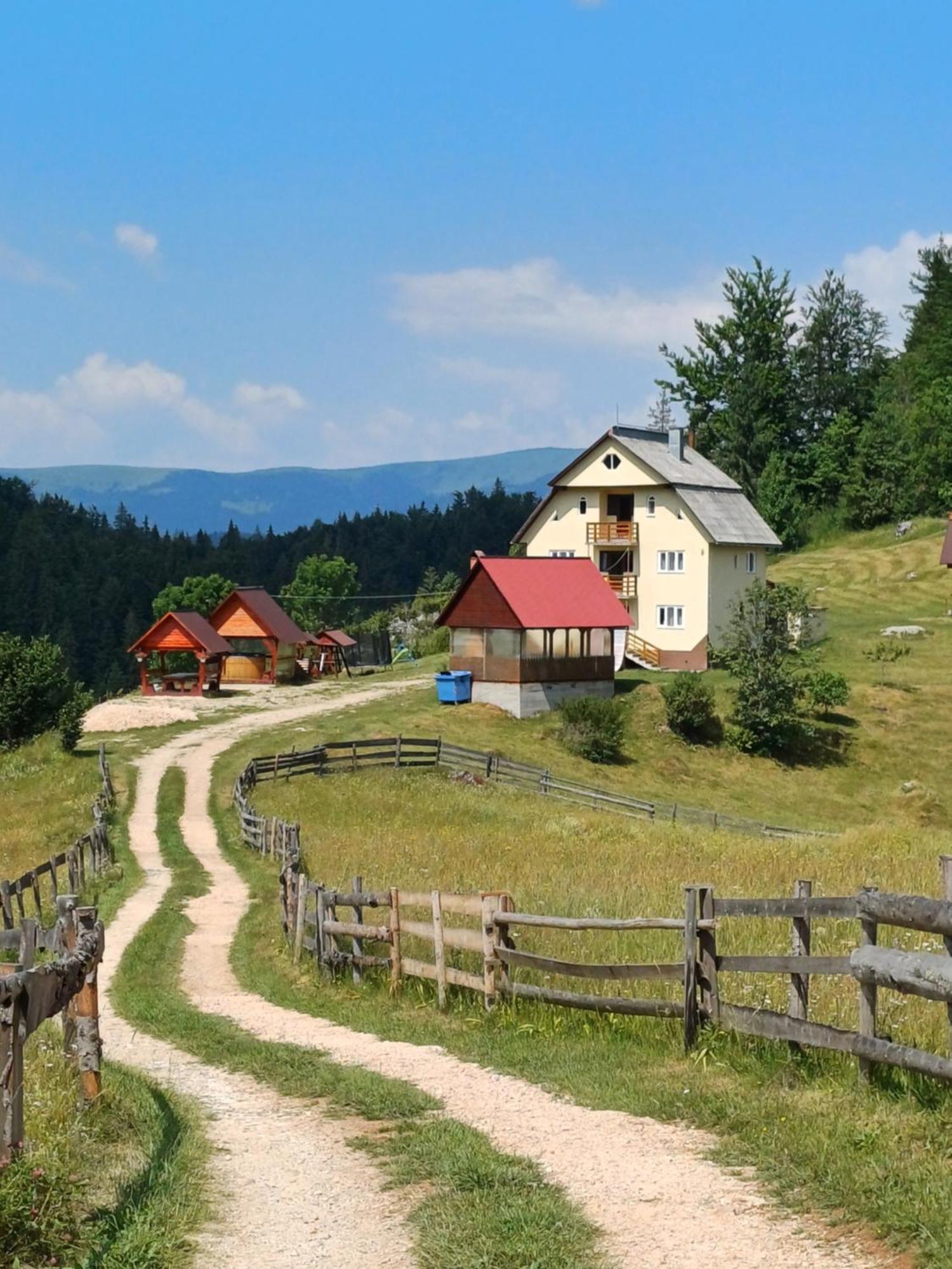 Pensiunea Poarta Lui Ionele Gîrda de Sus Exterior foto